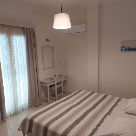 Alkyon Hotel Kamári Екстериор снимка