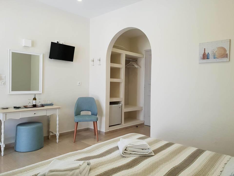 Alkyon Hotel Kamári Екстериор снимка