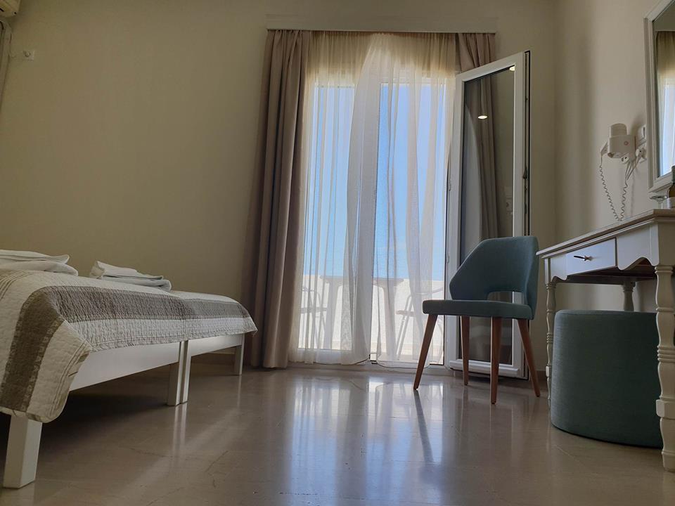 Alkyon Hotel Kamári Екстериор снимка